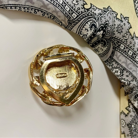 Butler vintage scarf clip 🇨🇦 - Picture 4 of 6